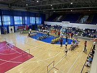 14 szkół na wyścigach rzędów