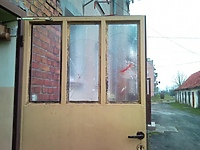 Po pijanemu wybijał szyby