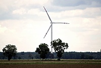 3000 m od rzeki, 1500 m od zabudowań