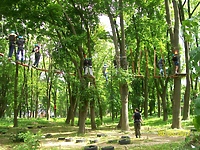 Dziewięć metrów nad ziemią i 15 przeszkód
