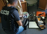 Był poszukiwany, więc wyjechał z miasta