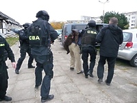 Mecenasi zatrzymani wraz z gangsterami