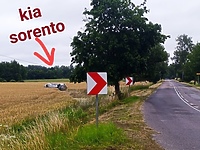 Dachował kią, miał dwa promile