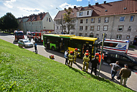 Autobus uderzył w osobówkę na Robotniczej