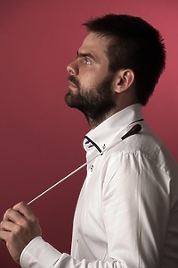 Gość, co niejedno muzyczne ma imię - Mateusz Rusowicz z EOK