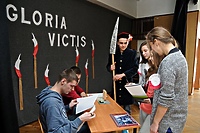 Gra z Powstaniem w tle