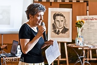 Jej głos i francuskie piosenki pomogły mu przetrwać