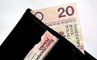 Im mniej pieniędzy w budżecie, tym więcej zostaje ludziom w kieszeni
