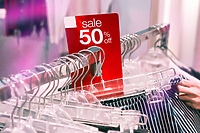 Jak odświeżyć swoją garderobę na wiosnę i nie zbankrutować?