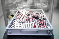 Jak wybór opakowań farmaceutycznych wpływa na jakość leków i suplementów?