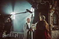 Zagrał księdza w filmie promującym polską szablę. Premiera we wtorek!