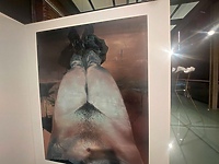 „To jest spojrzenie mężczyzn na mężczyzn”