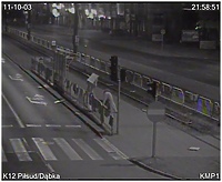 Zrywali plakaty wyborcze i rzucali je pod samochody