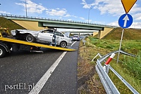 Kierowca bmw przebił się przez barierki na węźle Wschód