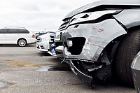 Kolizja a szkoda parkingowa - czy oświadczenie też obowiązuje?