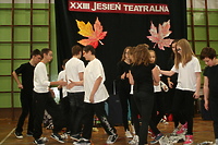 Maski teatralne rozdane