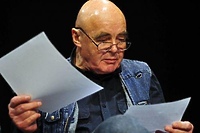 „Kobieta z widokiem...” na Ogrodach