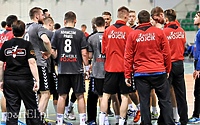 Meblarze wracają do gry (piłka ręczna)