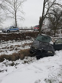 Młody kierowca stracił panowanie nad autem