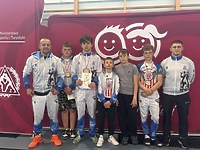 Młodzi zapaśnicy z medalami Mistrzostw Polski
