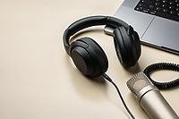 Na co zwracać uwagę, wybierając słuchawki do domu i biura?