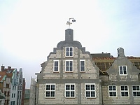 Niech się mury pną do góry