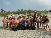 Na kolonii w Piaskach sprzątali Bałtyk