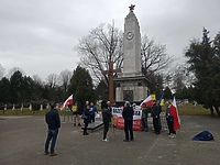 „Nic nie mamy do cmentarza, mamy tylko do pomnika”