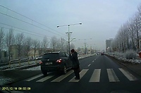 Nie ustąpił pieszej, sąd go ukarał. Zobacz film!