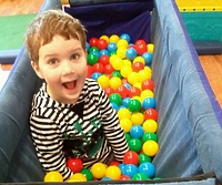 O integracji sensorycznej w Słonecznym Klubie Mam