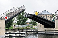 O mostach zwodzonych i nie tylko komentarz