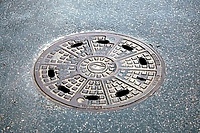 Odpowiedzą za kradzieże pokryw studzienek