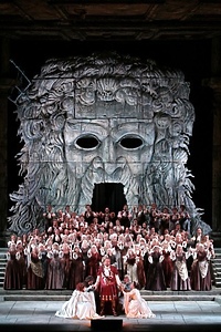 Opera: one wygrały zaproszenie