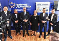 Parlamentarzyści Platformy w nowej siedzibie