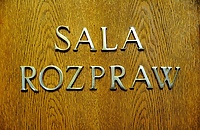 Pchnęła nożem konkubenta. Twierdzi, że się broniła