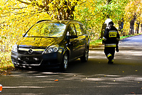 Pijany rowerzysta wjechał w opla