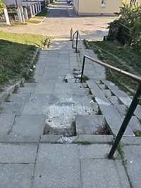 Po interwencji Czytelnika schody zostaną naprawione