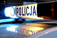 Policjanci eskortowali auto z ranną trzylatką