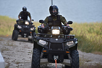 Pomogli mężczyźnie wydostać się z morza