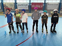 Ponad 100 uczniów na rolkach