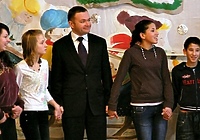 Prezydent Elbląga z wizytą w Domu Dziecka