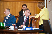 Prezydent z absolutorium, opozycja mówi o braku zaufania