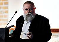 Nie irytuje mnie forma „wziąść”