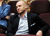Człowiek gubi się w nadmiarze