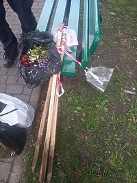 Przyłapany na "robieniu porządków" w parku