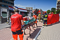 Rowerzystka potrąciła kobietę wysiadającą z autobusu