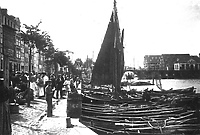 Dawno temu w Elblągu... fatalnie skończyła się przejażdżka łodzią