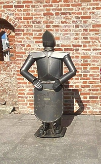 Rycerz stracił głowę, szukają jej służby