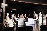 Dla dzieci Czarodziejskie krzesiwo, dla dorosłych Sceny Miłosne