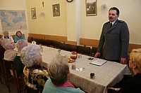 Policjant ostrzegał seniorów